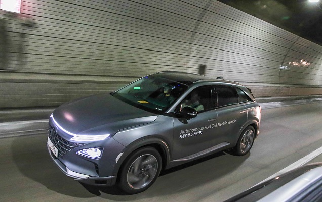 NEXO Autonomous Fuel Cell Electric Vehicle Showcase 4