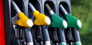 Carburanti, Federconsumatori all’attacco: “Sovrapprezzo medio di quasi 20 centesimi dall’inizio del conflitto. Sconti tardivi e un favore al Governo” Caro carburanti