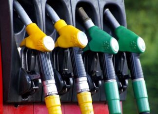 Caro-carburanti e l’effetto “doppia velocità”: l’allarme di Federconsumatori sulle speculazioni alla pompa Caro carburanti