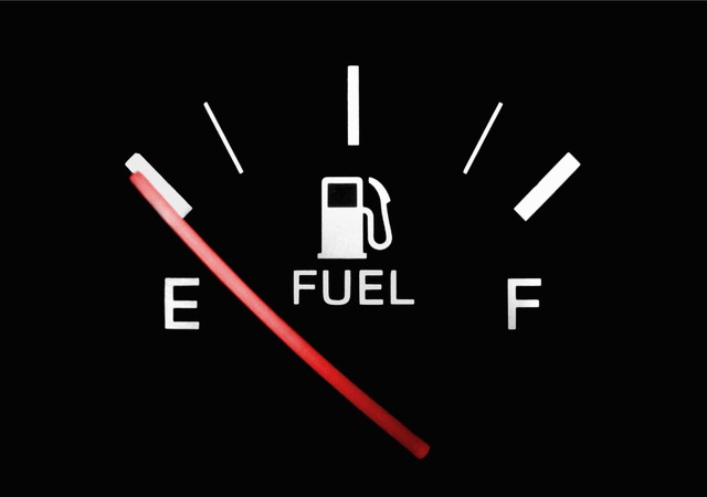 caro benzina carburante