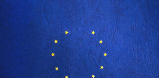 Clima ed economia, il Consiglio UE vota la linea dura sul CBAM: stop alle scappatoie sulle merci importate rinnovabili