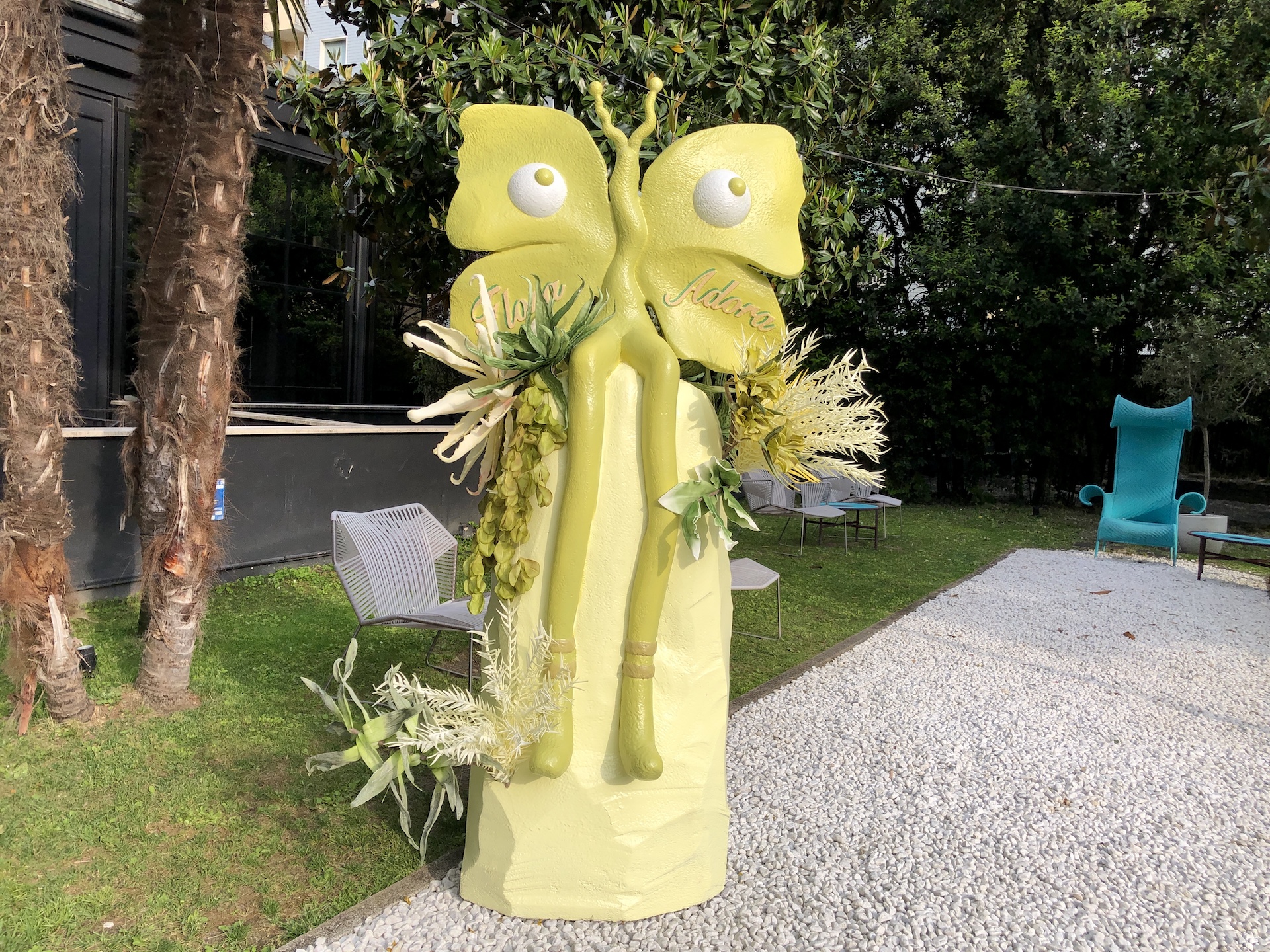 Flora Adora Exhibition, Matteo Cibic, api