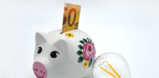 Bollette e mercato dell’energia: ARERA certifica il calo per le famiglie, ma resta il nodo dipendenza dal gas offerte luce e gas bollette Segugio.it