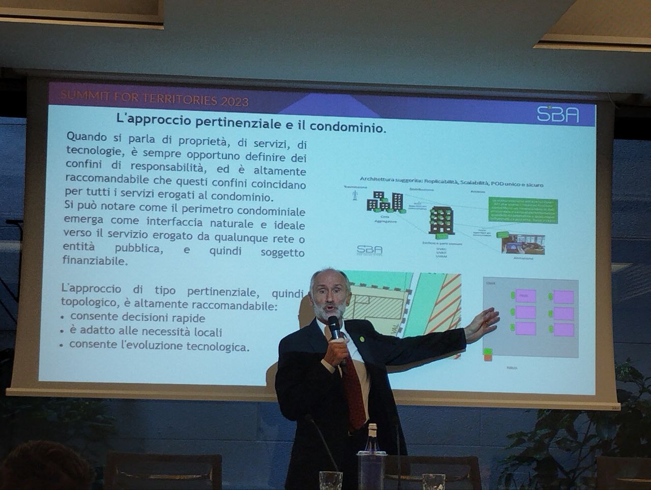 Ernesto Santini, vicepresidente Smart Buildings Alliance for Smart Cities nel corso dello Smart building Alliance,