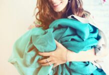 A Bareggio (Milano) due container per la raccolta differenziata della frazione tessile Rifiuti tessili, Bareggio