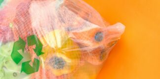 Imballaggi, ad agosto scatta la stretta UE: aziende italiane in ritardo e rischio multe fino a 10 milioni Imballaggi compostabili Biorepack