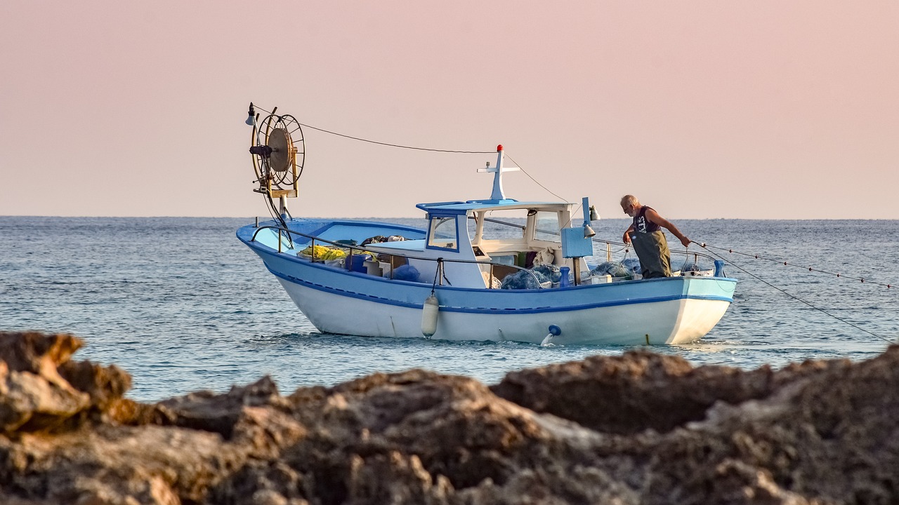 Fishing Boat 5736839 1280