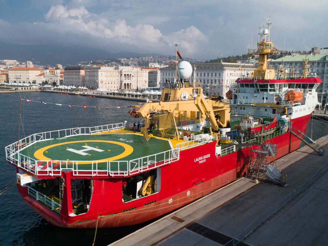 Scienza in viaggio nel Mediterraneo: nave Laura Bassi in missione