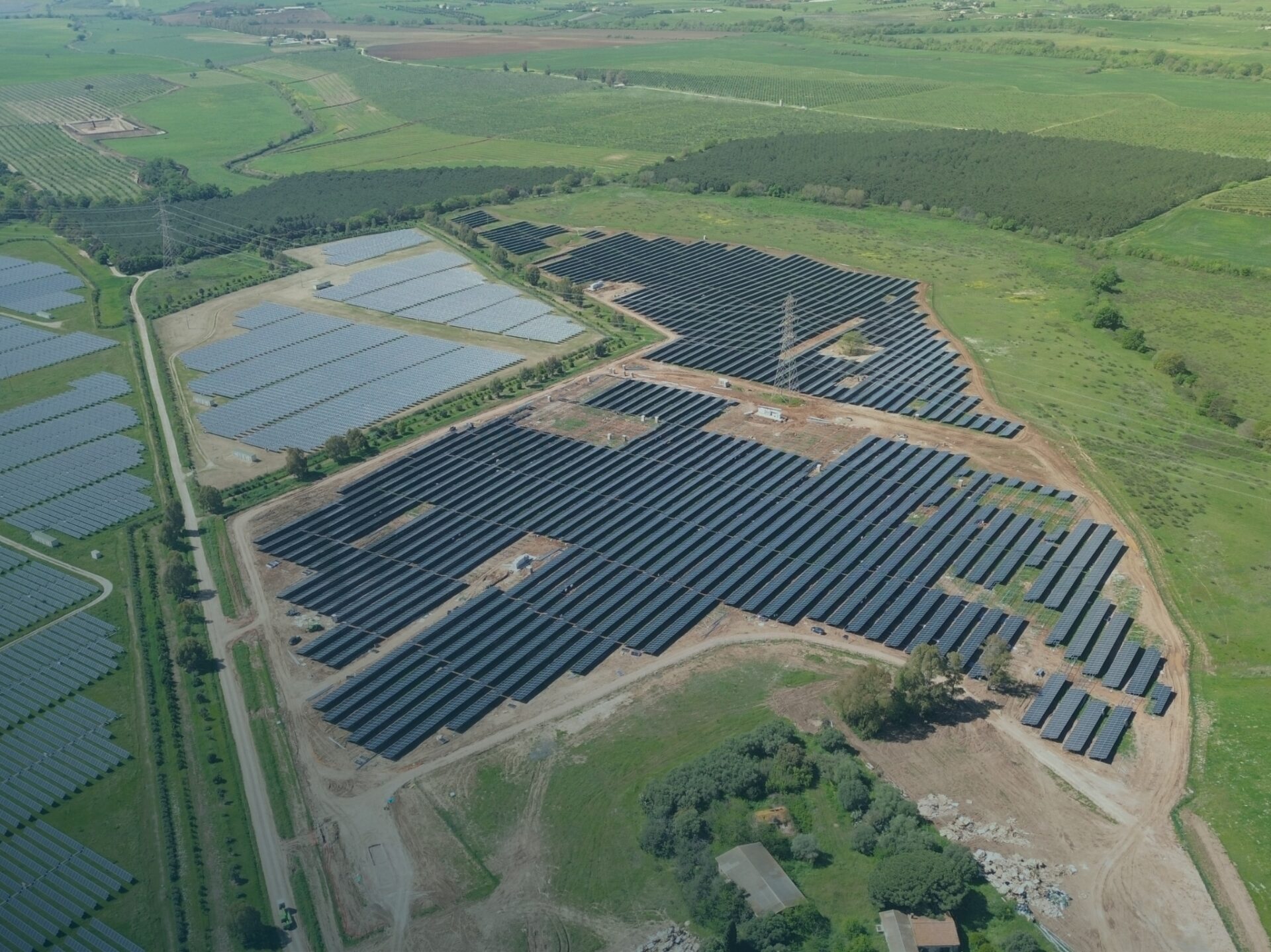 Enfinity-Solar-PV-Plant-in-Italy