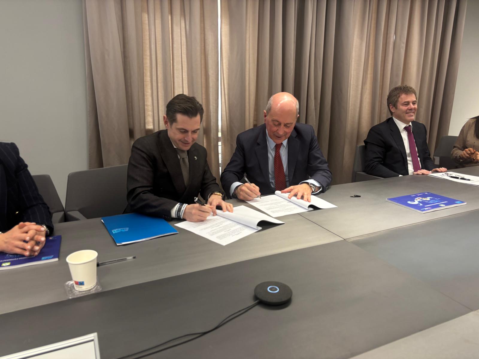 Anbi anci momento della firma
