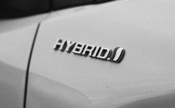 Le auto ibride volano nel 2025 e fanno il record tra i noleggi a lungo termine hybrid