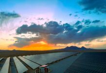 Ascesa solare degli EAU: transizione record 32 GW entro 2035 solare