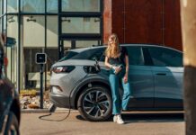 Mobilità elettrica tra desiderio di cambiamento e barriere strutturali mobilità elettrica