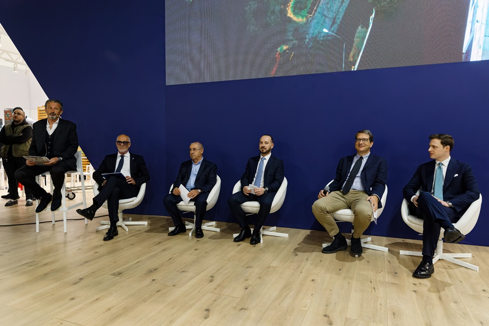 Ford Trucks Italia ha presentato ufficialmente il progetto Dual-Fuel (H-Dual).