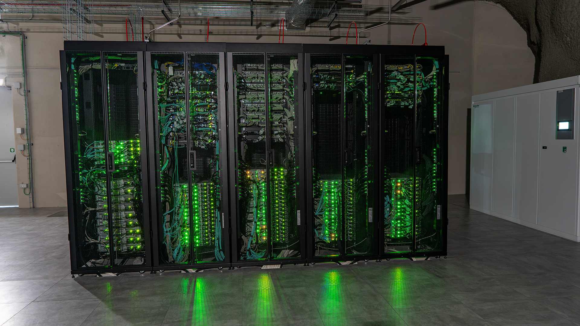 -Schneider Electric_intacture-datacenter-02