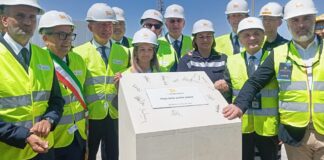 Transizione energetica, a Brindisi nasce la Gigafactory Eni Versalis a Brindisi nasce la Gigafactory Eni Versalis