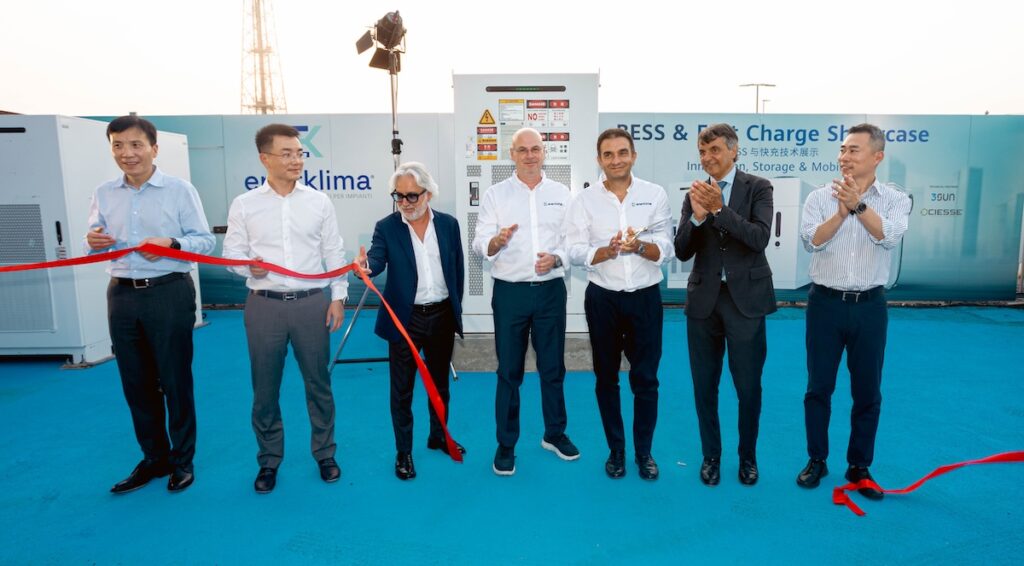 UN MOMENTO DELLINAUGURAZIONE 1