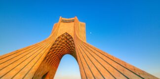 Dal cielo di Teheran alle acque di Hormuz: l’impronta ambientale della guerra Foto di Marco da Pixabay