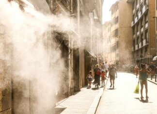 Caldo record, rete sotto stress: l’Italia consuma energia come mai prima d’ora caldo crisi climatica