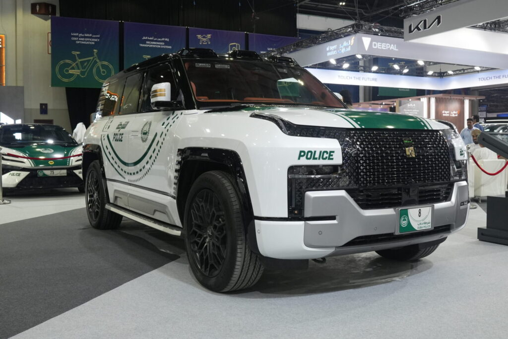 Dubai Police Add Floating 1197hp Yangwang U8 To Luxury Patrol Fleet