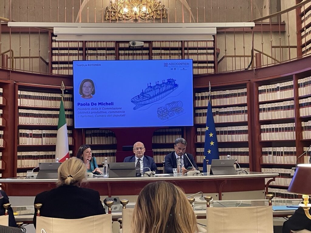 Assocostieri tavola rotonda politica: De Micheli, Squeri